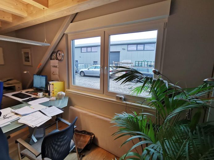 Büro zu Lager 1