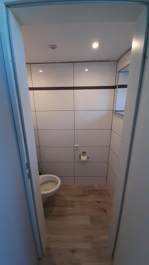 Voll vermietetes Mehrfamilienhaus mit stabilem Cashflow und Entwicklungspotenzial in Krefeld – EG Gäste WC