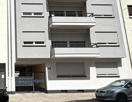 Appartement calme de 3 pièces avec balcon, garage et toilettes invités dans un cadre verdoyant près d’Almenhof