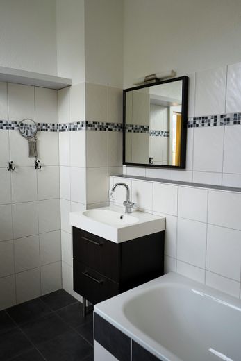 Charme historique. Confort de vie moderne. Un chez-soi avec du caractère. – Badezimmer1, 1.Etage