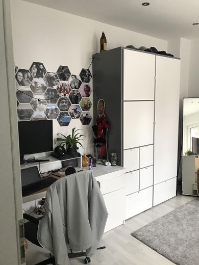 Charmantes Hinterhaus in zentraler Lage mit Stellplatz – ideal für Paar oder Zweier-WG – Schlafzimmer 2