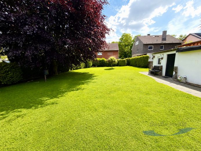 Casa unifamiliar independiente con idílico jardín de ensueño en Duisburgo-Bergheim – Foto 1
