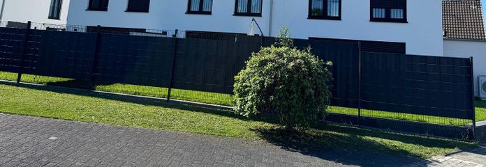 Modernes Neubau-Reihenmittelhaus Energieklasse A+ mit Garten und Stellplatz in HANGELAR – Außenansicht
