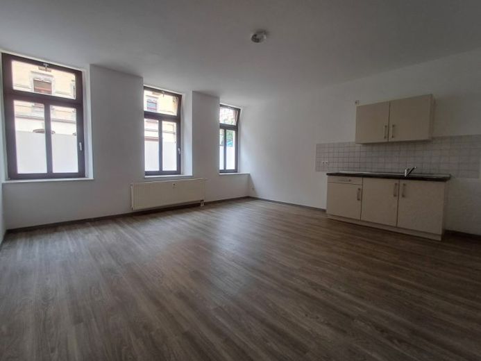 25 m² Wohnbereich mit offener Küche + inkl. EBK * / Vinyl / Bad mit Wanne – Foto 1