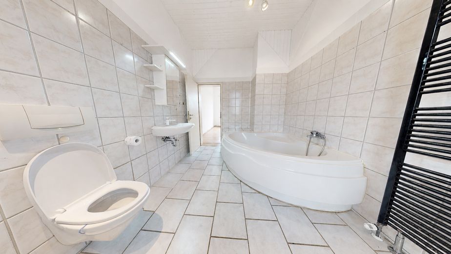 Helle 5-Zimmer-Wohnung im 1. OG – renoviert, neue Küche, Vollbad, Keller – Foto 10