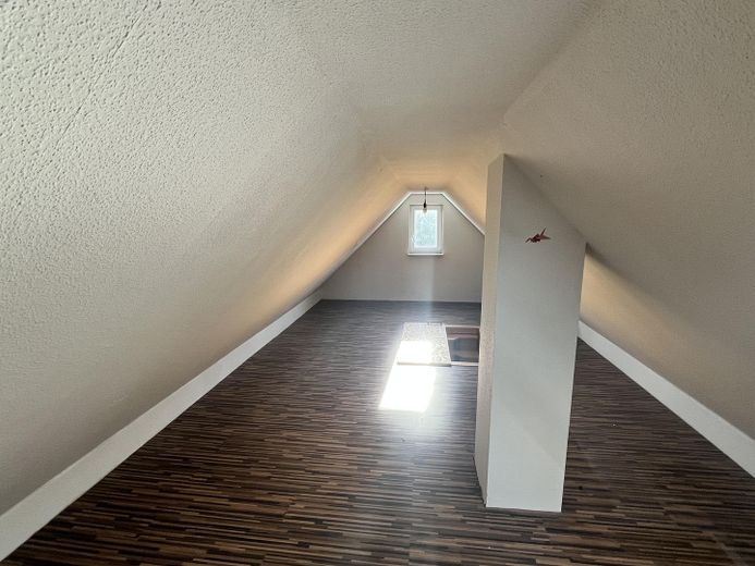 Dachboden von Ost nach West