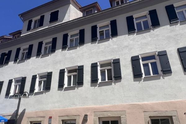 Affascinante appartamento nel centro storico con atmosfera storica nel cuore di Herrenberg