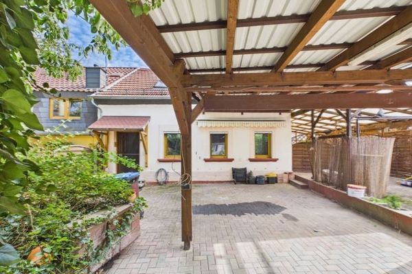 Your New Home in Wiebelskirchen – Detached House with Plenty of Potential!
