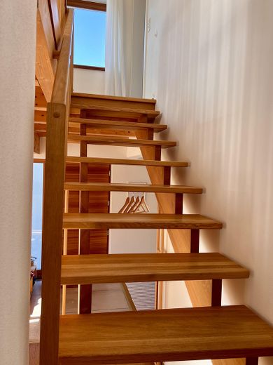Lichtovergoten maisonette met eigen tuin & twee terrassen op rustige locatie, nabij het bos – Foto 13