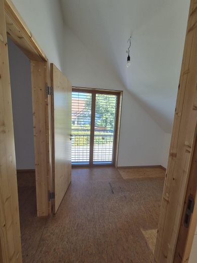 Ökologisches Holzhaus im Hegau: Ein einzigartiger Rückzugsort für Ihre Familie! – Ankleide
