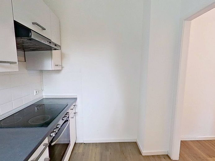 Gut geschnittene 2-Zi.-Whg. mit BALKON und EBK – Ansicht II: Küche