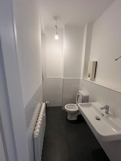 Erstbezug nach Renovierung- Seltene Gelegenheit im Herzen von Düsseldorf Bilk -  WE 04 – Ansicht 2 Badezimmer