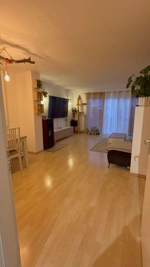 Reihenendhaus mit Keller, Garten, Pelletofen, 2 Stellplätzen & Gartenhaus – 55270 Jugenheim – privat – Esszimmer / Wohnzimmer 1