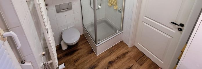 Gäste WC mit Dusche