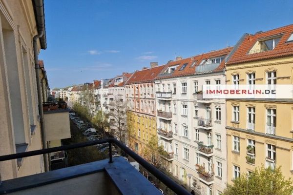 IMMOBERLIN.DE - Характерна квартира в старому будинку з балконами в бажаній локації Gleimkiez