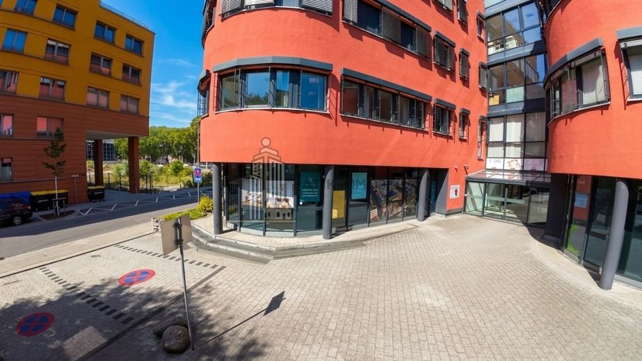 ATIK: Moderne Büro- und Praxisflächen im Gesundheits- und Ärztezentrum Lusanum – Drohnenaufnahme