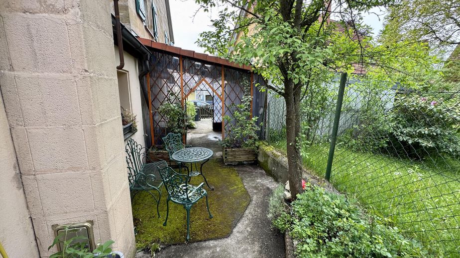 Fachwerk trifft Sandstein: Ein Haus mit Charakter und großzügigem Raumangebot – Garten hinterer Bereich