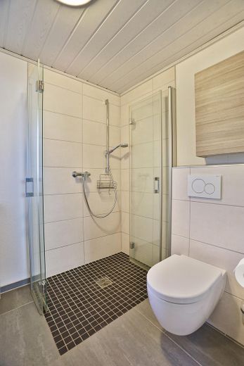 Provisionsfrei ! Großzügiges Mehrgenerationenhaus, Doppelgarage & Anbau in Freigericht – Foto 12