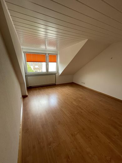 Attraktive 3‑Zimmer‑Wohnung in Krefeld‑Bockum mit Garage – Wohnzimmer
