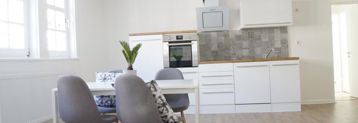 Stilvolle 2,5-Zimmer-Wohnung im Altbau – möbliert & gemütlich