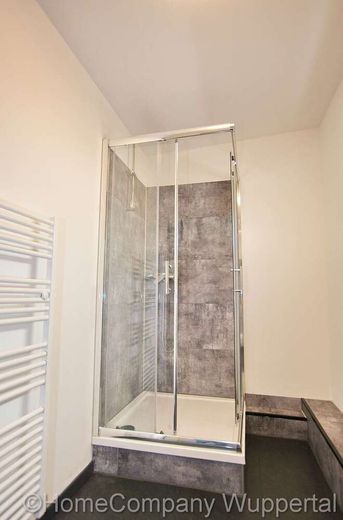 Großzügiges Apartment mit DSL und guter Infrastruktur in Wuppertal-Wichlinghausen – a9cbaebb07aacdfb147381cf9ddb5981227888ec.jpg