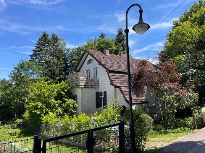 Rohdiamant mit Charakter auf 1.070 m² Grundstück in begehrter Lage von Starnberg – Foto 25