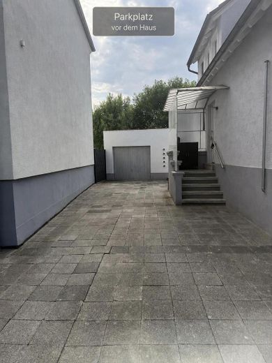 624 m² Grundstück mit Entwicklungspotenzial – modernisiertes Einfamilienhaus in Lorsch – Hofeinfahrt mit Stellplätzen