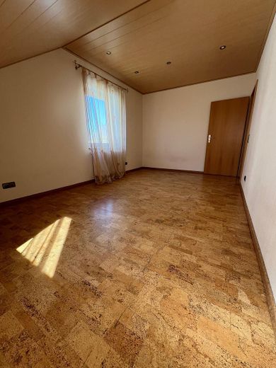 Traumhaftes Haus sucht liebevolle Familie mit Kindern – 1. Schlafzimmer OG