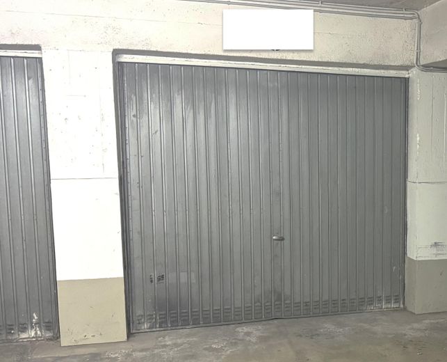 abschließbare Garage