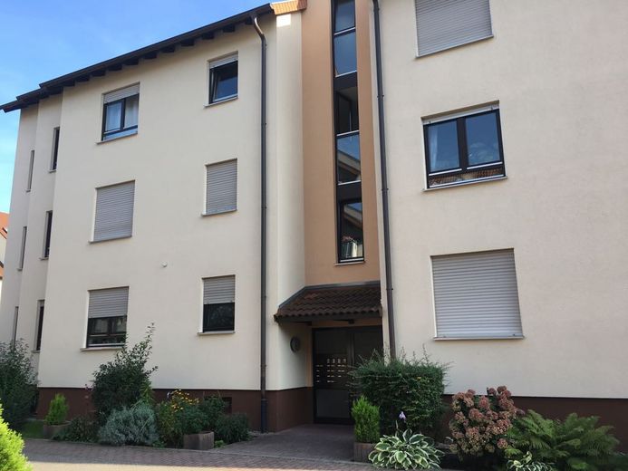 Beautiful quiet apartment directly near the lake and nature reserve – Gebäude