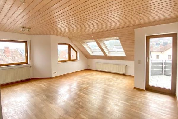 Sonnige Wohnung mit Charme und viel Platz