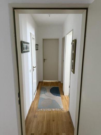 Lichtdurchlüftete 95m² Wohnung im Herzen von Eilendorf – Flur