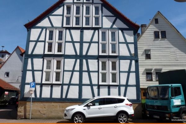 Wohnen und Arbeiten unter einem Dach! Wohn- u. Geschäftshaus in zentraler Lage von Salmünster