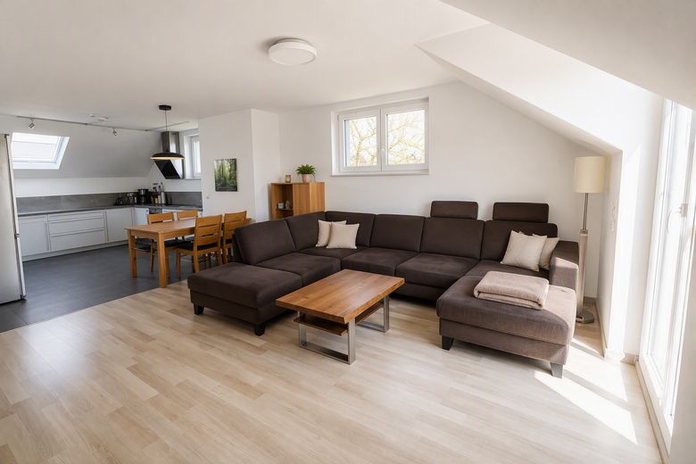 PROVISIONSFREI: Helle 4-Zimmer-Eigentumswohnung mit großer Terrasse in Herzogenaurach-Niederndorf – Ansicht Wohnzimmer 3