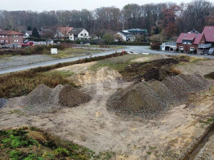 FLÄCHE MIT MEHRFAMILIENHAUS-POTENZIAL – Foto 1