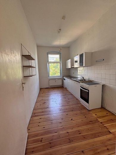 Provisyon yok. Neukölln'ün kalbinde ışıkla dolu ve geniş eski bina dairesi – Küche