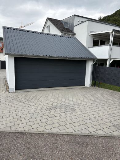 120 m² Familienwohnung mit XXL-Balkon, Doppelgarage, Wallbox, nahe Ingolstadt – 2 weitere Stellplätze vor DoGa