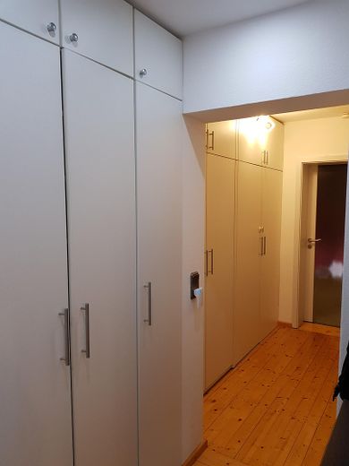 Top Maisonettewohnung mit Balkon, EBK und Klimaanlagen zu vermieten – फोटो 13