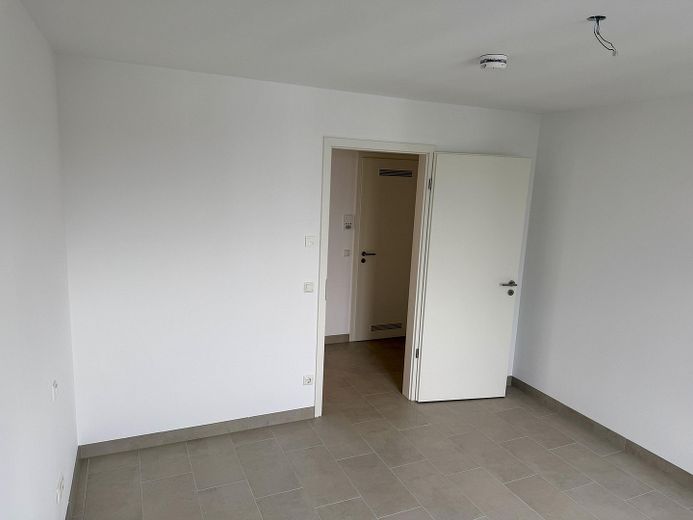 60,49 м² квартира в новостройке с 2 комнатами, доступна сразу, балкон – Фото 2