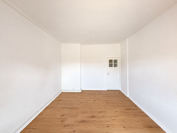 Apartment building in Wilhelmshaven – 8 units, fully let, 6.4% gross rental yield – Photo 3