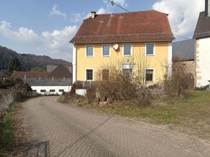 Charmantes Einfamilienhaus mit Privatsphäre und Naturanschluss – Foto 1