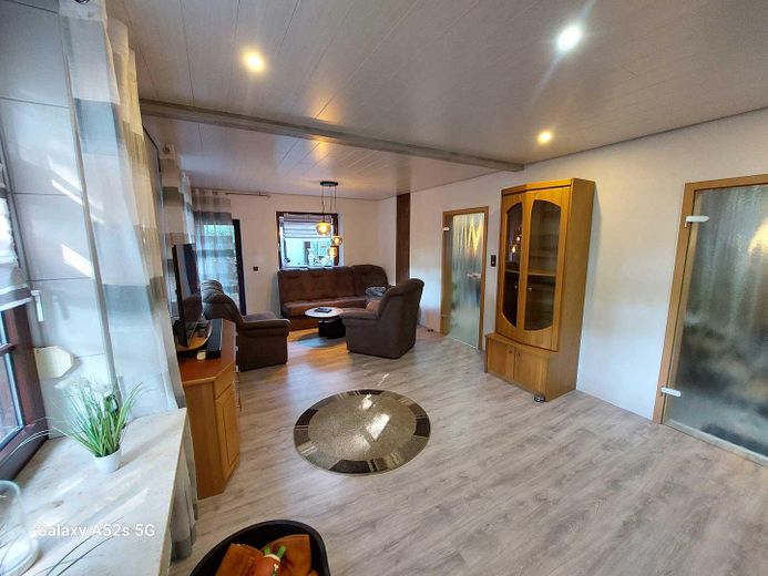 Maison individuelle avec logement indépendant, prairie en pleine nature à Friedeburg – Wohnz. Erdgeschoss