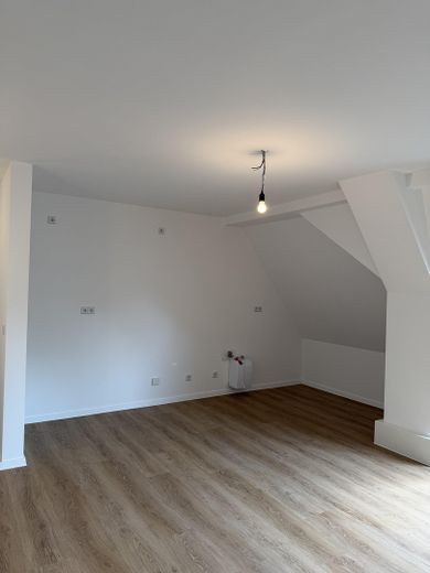 Wohnen im Denkmal: frisch sanierte 143-m²-Dachgeschosswohnung mit Haus-im-Haus-Charakter – Foto 17