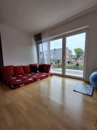 Kinderzimmer 2 mit Balkon