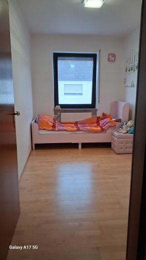 Schönes Haus mit vier Zimmern in Main-Taunus-Kreis, Hattersheim-Okriftel – KinderZimmer 1