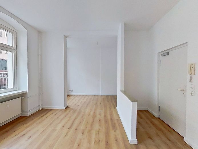 Viel Platz zum Wohlfühlen - Helle 2-Zimmer-Wohnung mit EBK in fußläufiger Nähe zur Altstadt – Ansicht II: Wohn- und Esszimm…