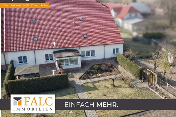 Dassow: Große Doppelhaushälfte mit Werkstatt, Scheune, 3 Garagen und 2.589 m² Grundstück