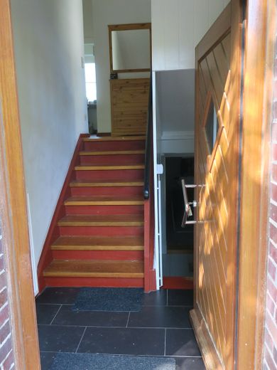 Verkaufe schönes Einfamilienhaus in Lichtenrade mit großem Garten von Privat ohne Makler – Treppe Eingang