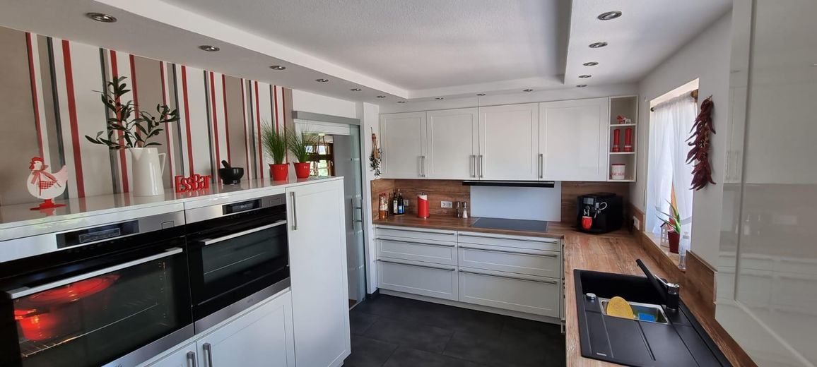 Maison pour 1 à 2 familles + appartement indépendant – Küche EG