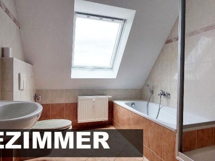 3 Zimmer mit Balkon, Stellplatz und Tageslichtbad – Foto 1
